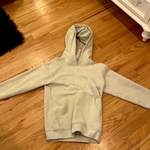 lululemon sweatshirt